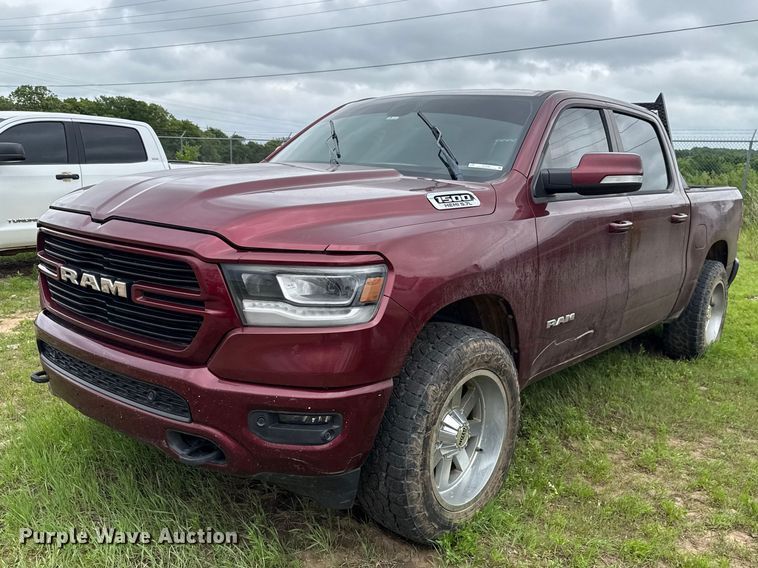 image for item ET6067 2019 RAM 1500 Crew Cab pickup truck