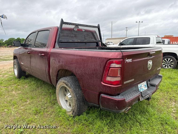 image for item ET6067 2019 RAM 1500 Crew Cab pickup truck