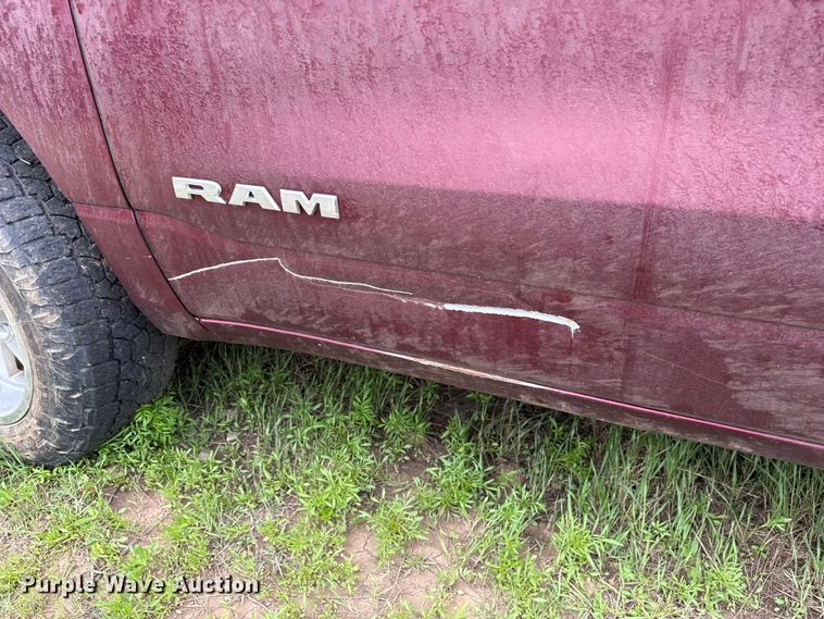 image for item ET6067 2019 RAM 1500 Crew Cab pickup truck