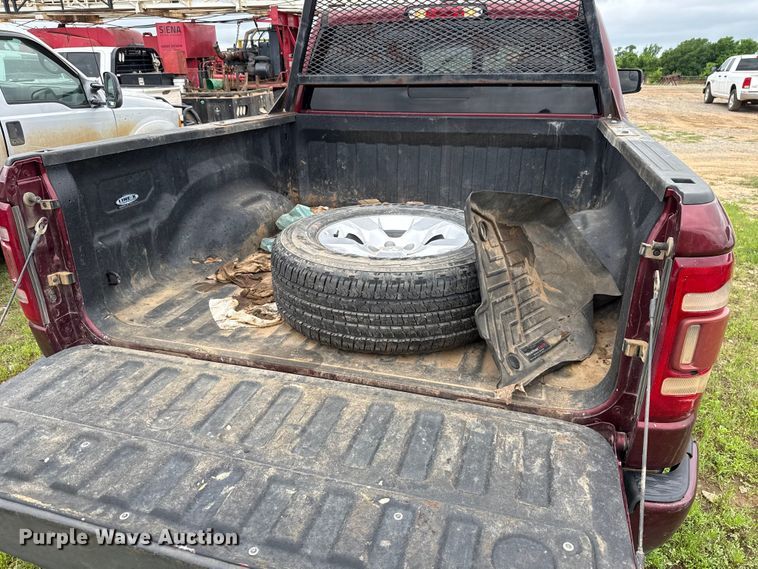 image for item ET6067 2019 RAM 1500 Crew Cab pickup truck