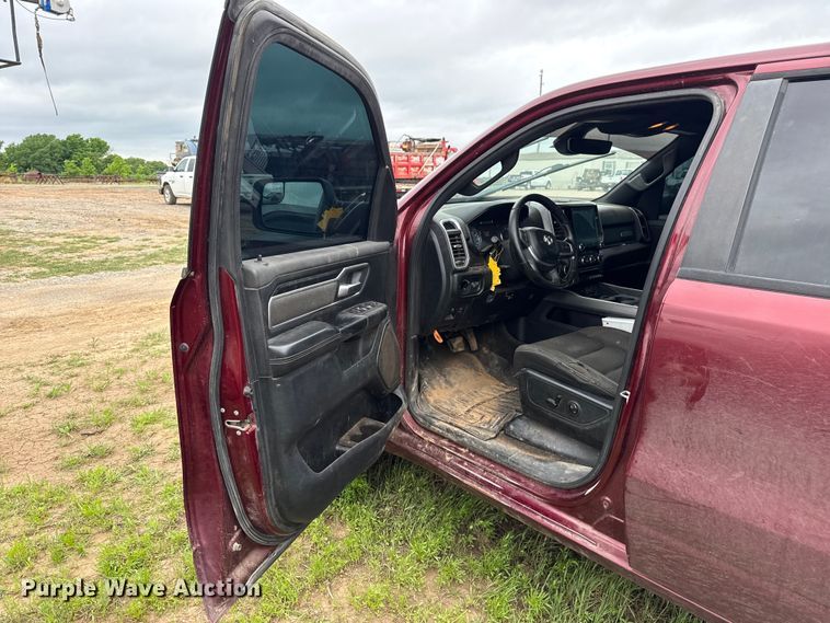 image for item ET6067 2019 RAM 1500 Crew Cab pickup truck