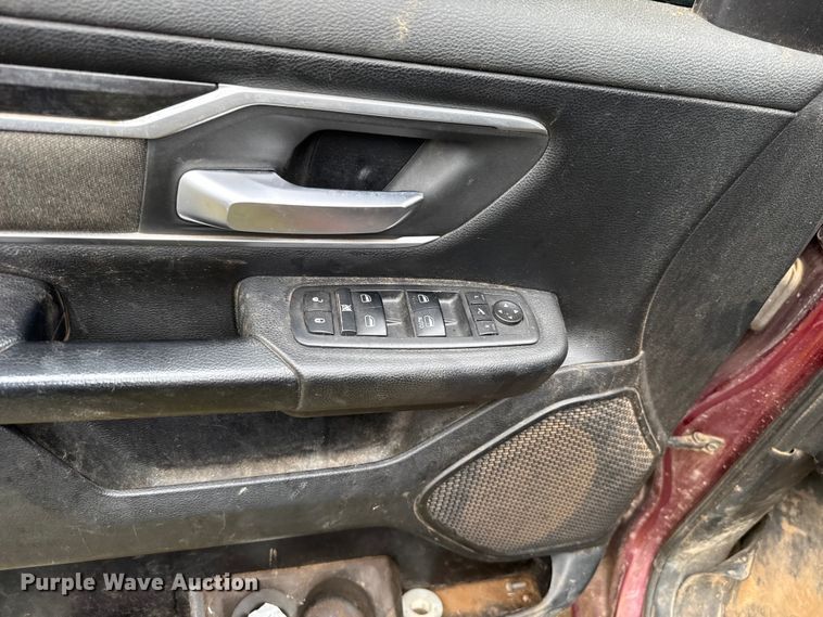 image for item ET6067 2019 RAM 1500 Crew Cab pickup truck