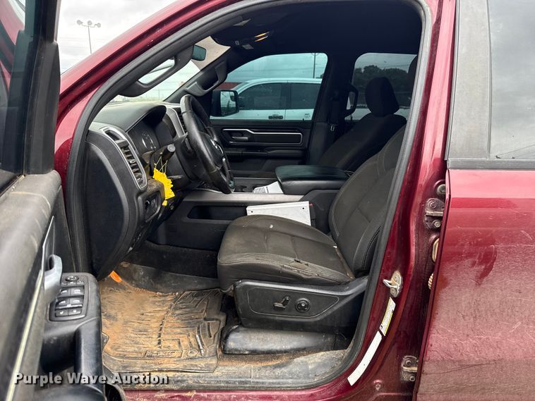 image for item ET6067 2019 RAM 1500 Crew Cab pickup truck