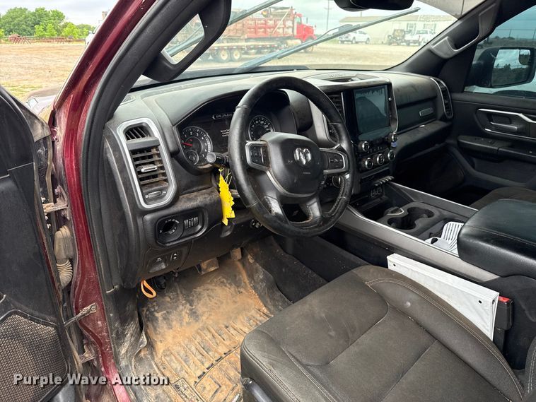 image for item ET6067 2019 RAM 1500 Crew Cab pickup truck