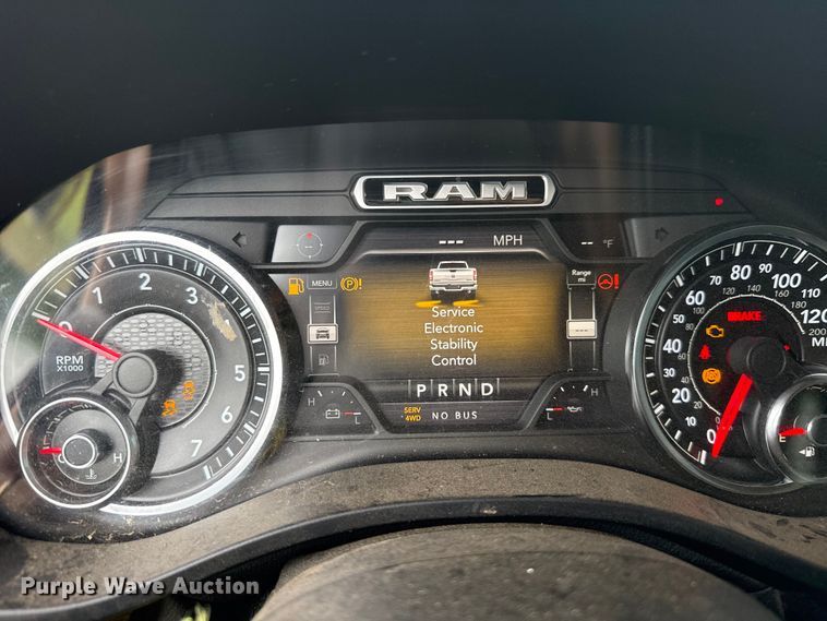 image for item ET6067 2019 RAM 1500 Crew Cab pickup truck