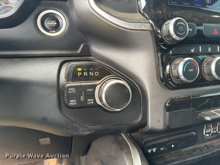 image for item ET6067 2019 RAM 1500 Crew Cab pickup truck
