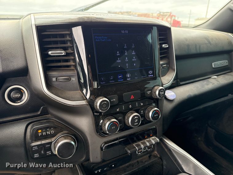 image for item ET6067 2019 RAM 1500 Crew Cab pickup truck