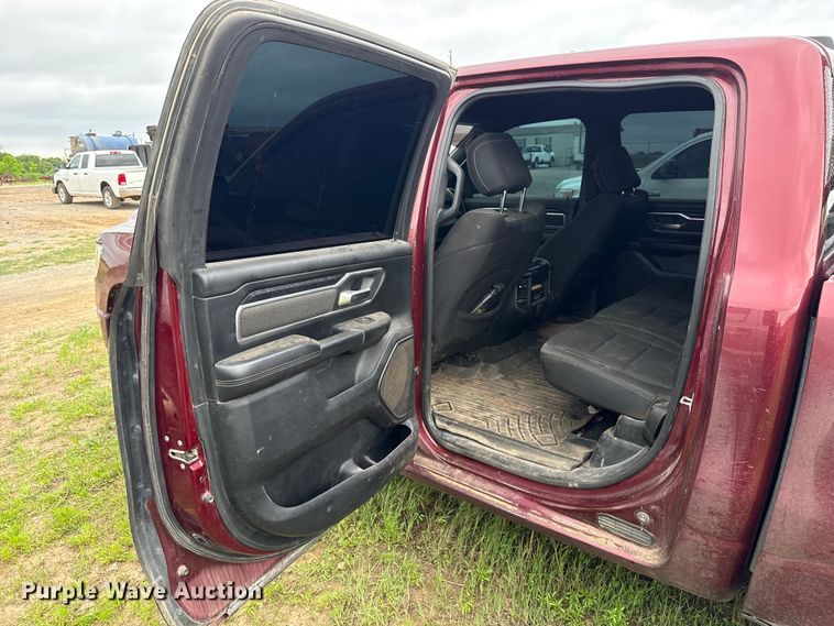 image for item ET6067 2019 RAM 1500 Crew Cab pickup truck
