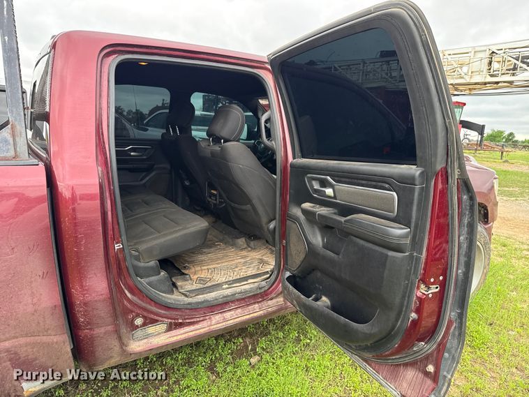image for item ET6067 2019 RAM 1500 Crew Cab pickup truck