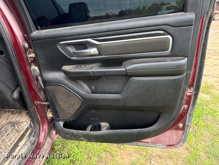 image for item ET6067 2019 RAM 1500 Crew Cab pickup truck