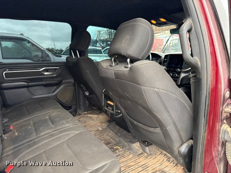 image for item ET6067 2019 RAM 1500 Crew Cab pickup truck