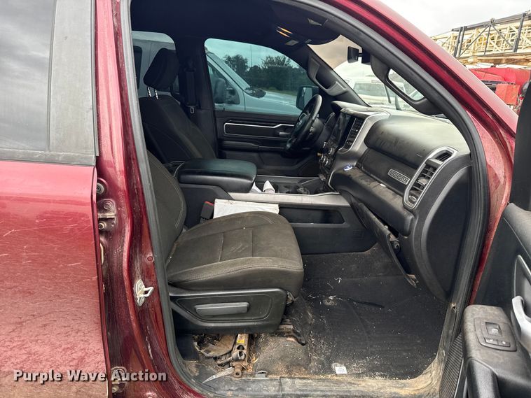 image for item ET6067 2019 RAM 1500 Crew Cab pickup truck