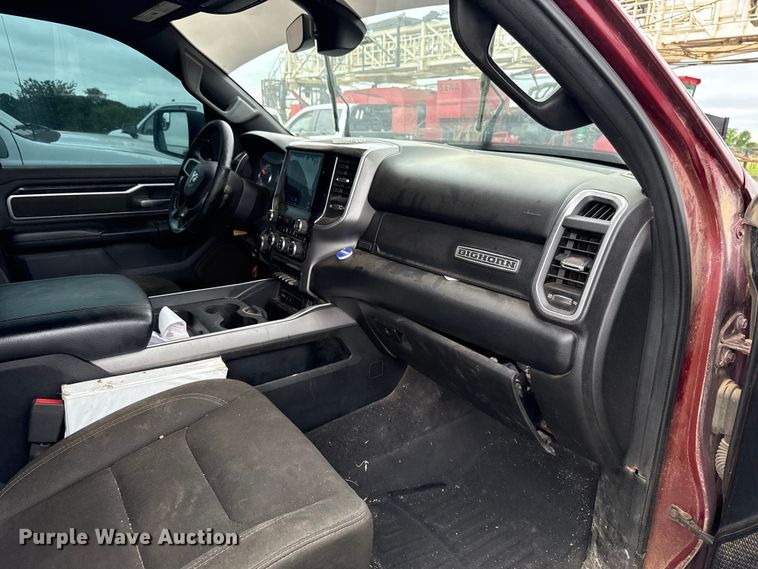 image for item ET6067 2019 RAM 1500 Crew Cab pickup truck