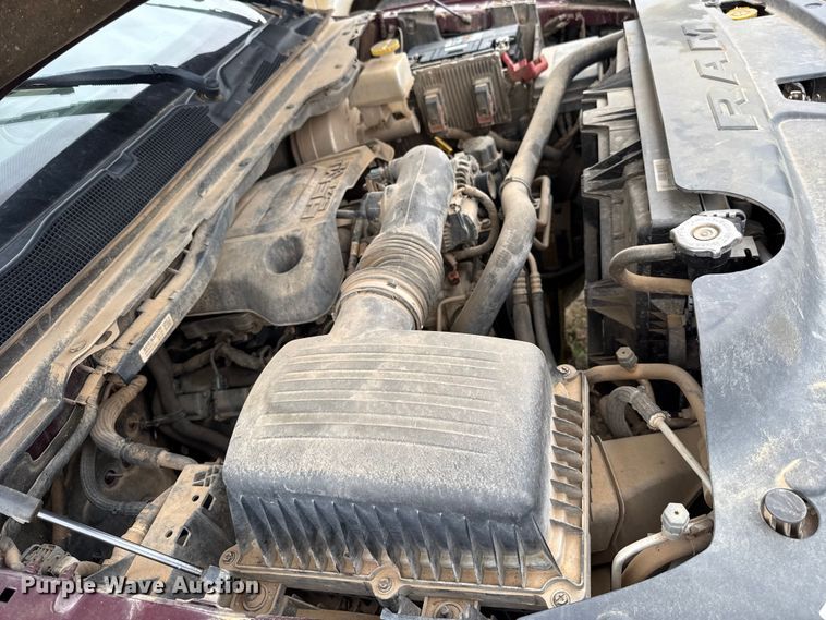 image for item ET6067 2019 RAM 1500 Crew Cab pickup truck