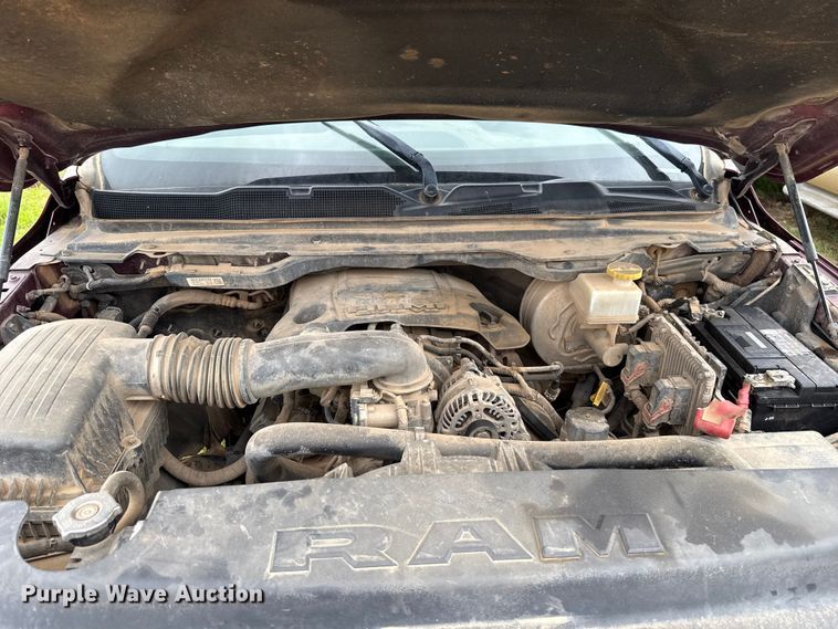 image for item ET6067 2019 RAM 1500 Crew Cab pickup truck