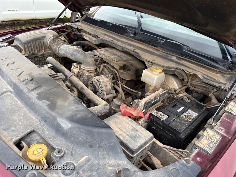 image for item ET6067 2019 RAM 1500 Crew Cab pickup truck