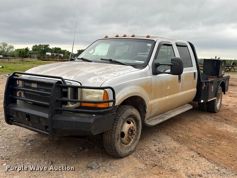 image for item ET6068 2001 Ford F350 Super Duty Crew Cab pickup truck