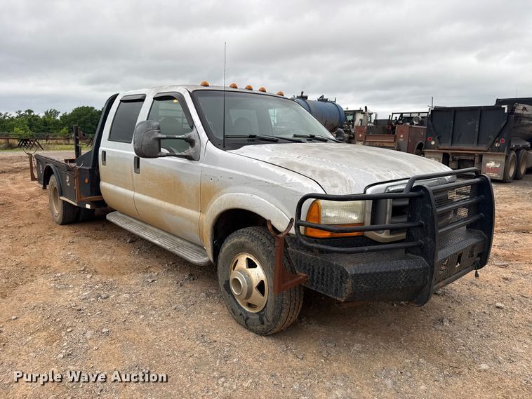 image for item ET6068 2001 Ford F350 Super Duty Crew Cab pickup truck