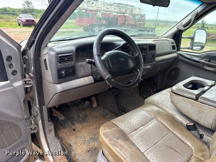 image for item ET6068 2001 Ford F350 Super Duty Crew Cab pickup truck