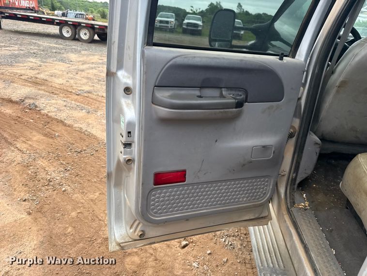 image for item ET6068 2001 Ford F350 Super Duty Crew Cab pickup truck