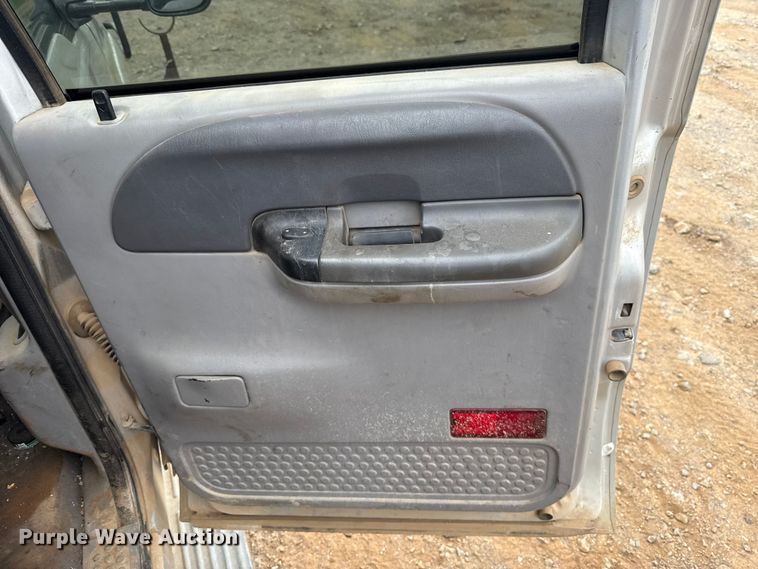 image for item ET6068 2001 Ford F350 Super Duty Crew Cab pickup truck