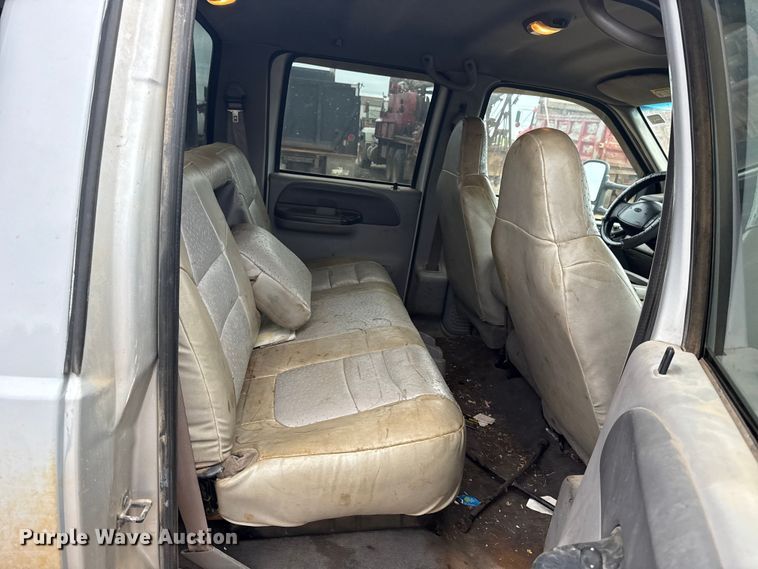 image for item ET6068 2001 Ford F350 Super Duty Crew Cab pickup truck