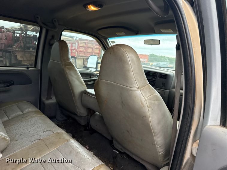image for item ET6068 2001 Ford F350 Super Duty Crew Cab pickup truck