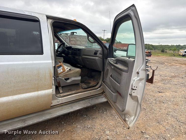 image for item ET6068 2001 Ford F350 Super Duty Crew Cab pickup truck