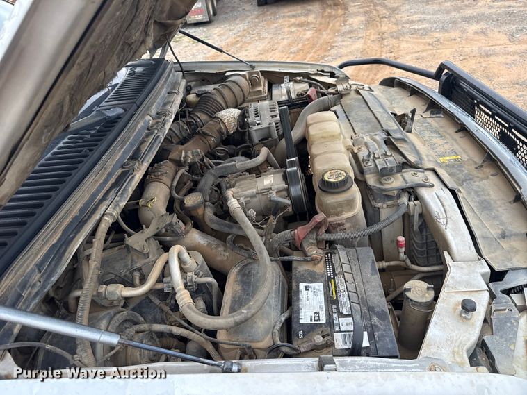 image for item ET6068 2001 Ford F350 Super Duty Crew Cab pickup truck