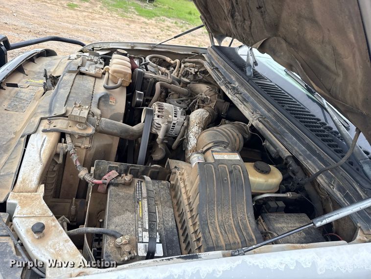 image for item ET6068 2001 Ford F350 Super Duty Crew Cab pickup truck