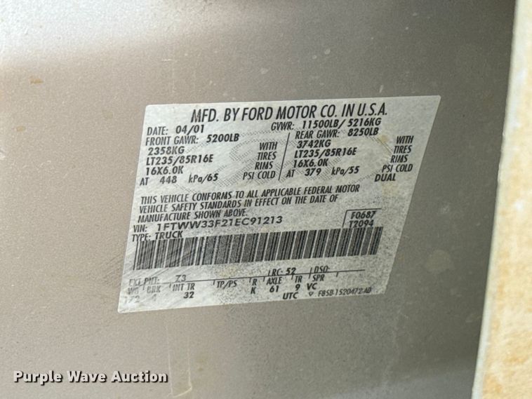 image for item ET6068 2001 Ford F350 Super Duty Crew Cab pickup truck