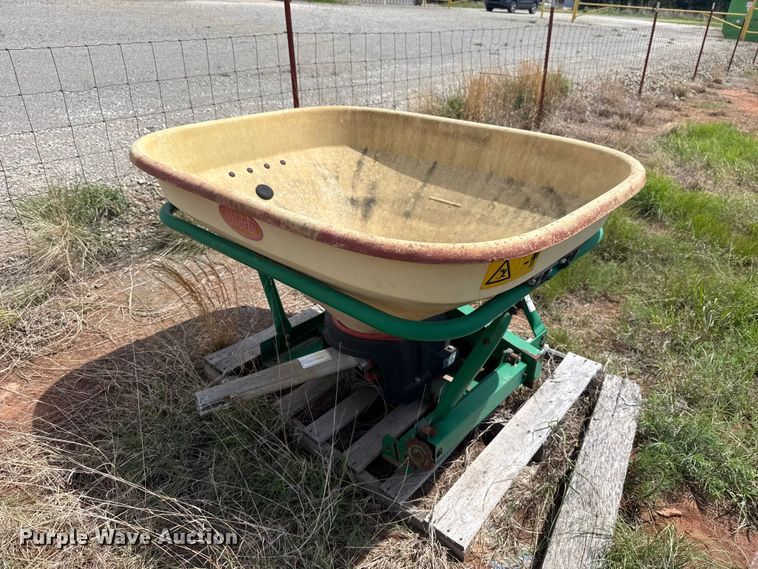image for item ET6074 Vicon spreader