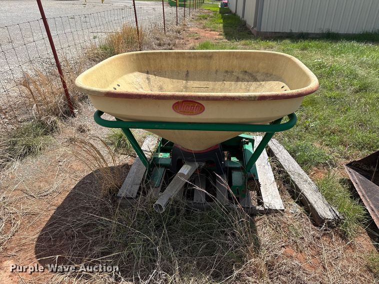 image for item ET6074 Vicon spreader