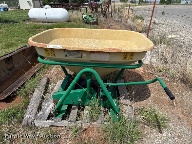 image for item ET6074 Vicon spreader