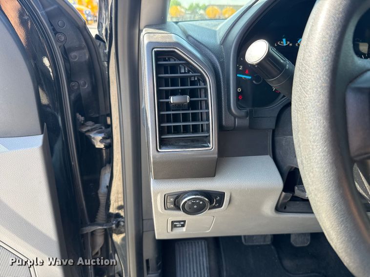 image for item ET6075 2018 Ford F150 Crew Cab pickup truck