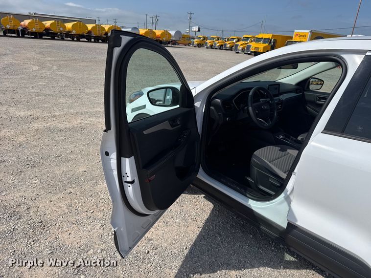 image for item ET6076 2022 Ford Escape SUV