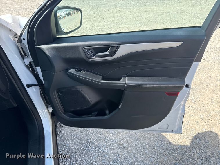 image for item ET6076 2022 Ford Escape SUV