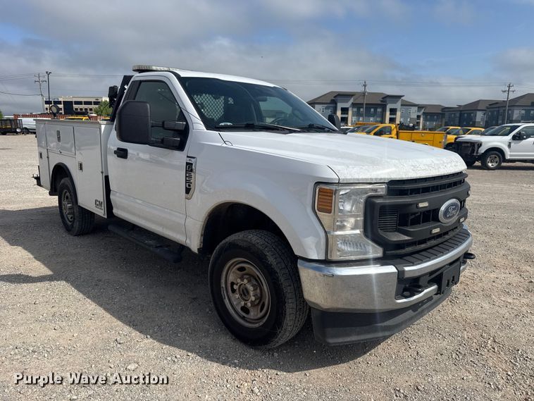 image for item ET6077 2021 Ford F250  utility bed pickup truck
