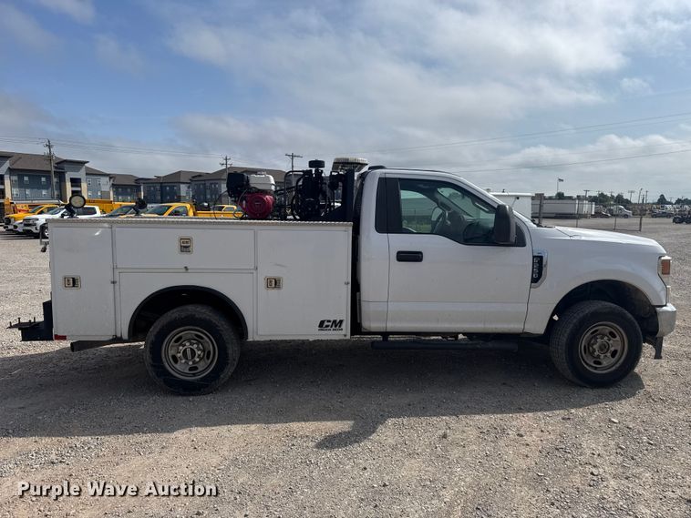 image for item ET6077 2021 Ford F250  utility bed pickup truck