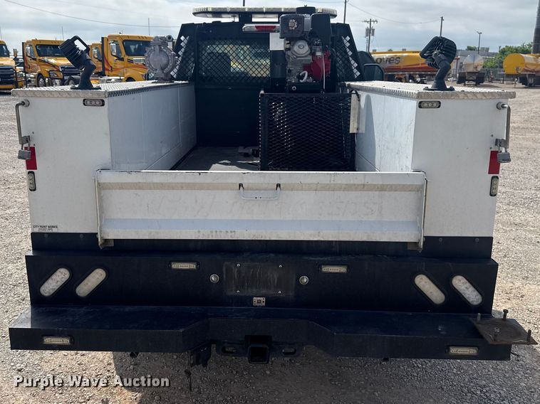 image for item ET6077 2021 Ford F250  utility bed pickup truck
