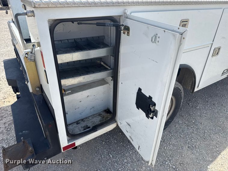 image for item ET6077 2021 Ford F250  utility bed pickup truck