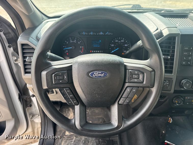 image for item ET6077 2021 Ford F250  utility bed pickup truck
