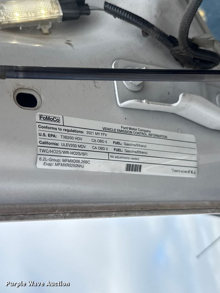 image for item ET6077 2021 Ford F250  utility bed pickup truck