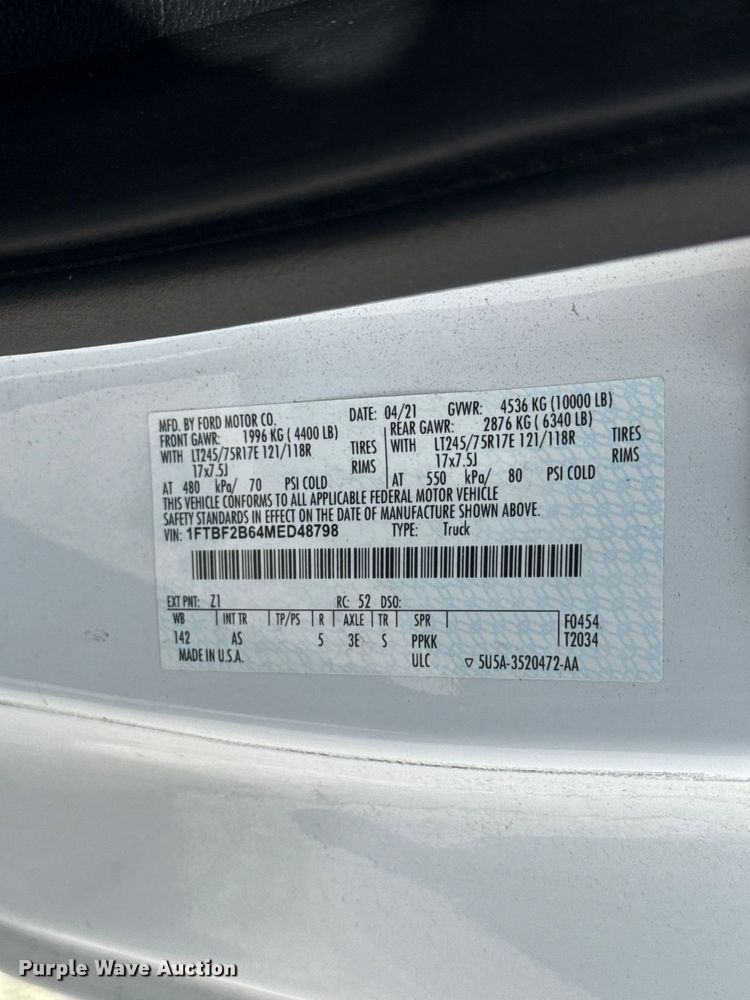 image for item ET6077 2021 Ford F250  utility bed pickup truck