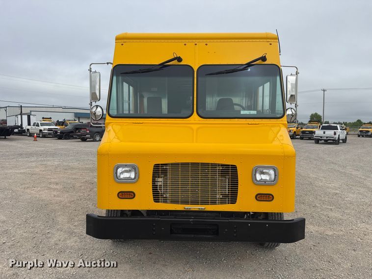 image for item ET6078 2021 Ford F59 delivery van