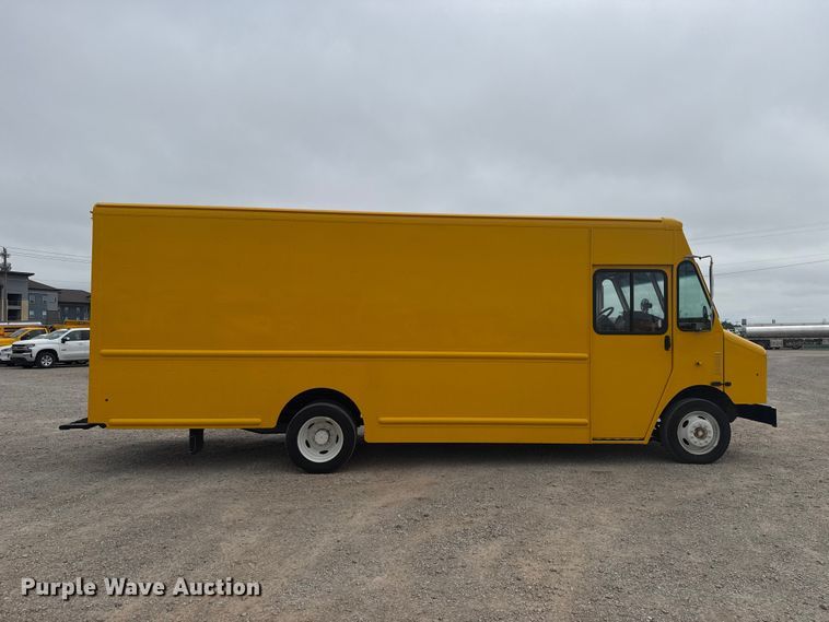 image for item ET6078 2021 Ford F59 delivery van