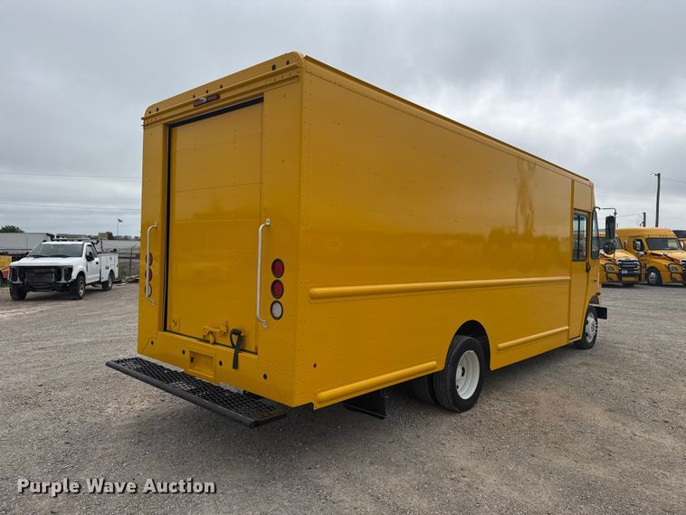image for item ET6078 2021 Ford F59 delivery van