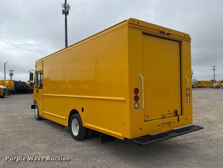image for item ET6078 2021 Ford F59 delivery van