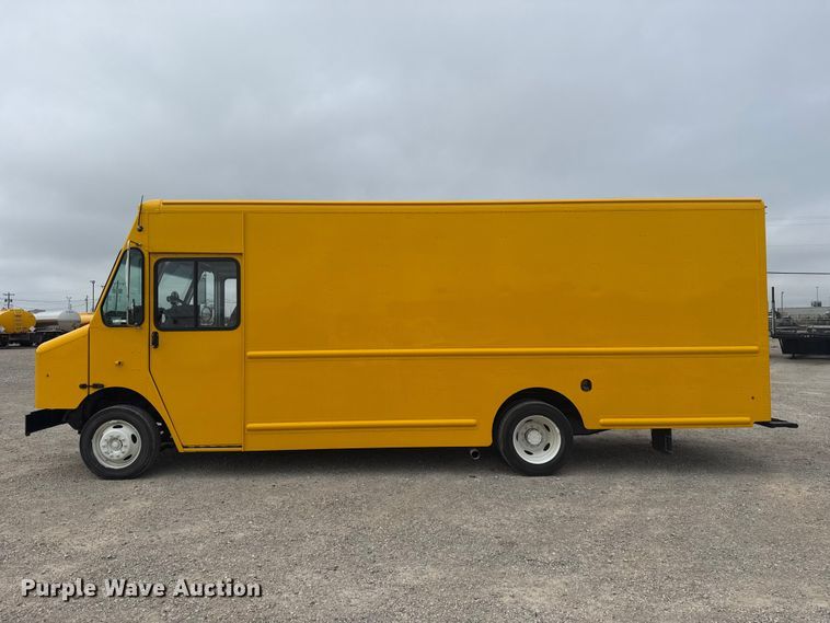 image for item ET6078 2021 Ford F59 delivery van
