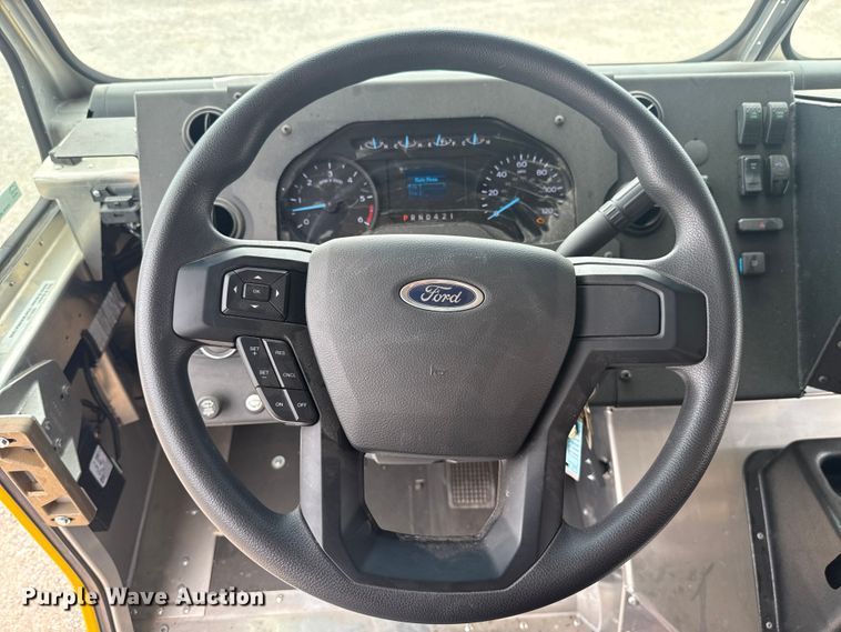 image for item ET6078 2021 Ford F59 delivery van